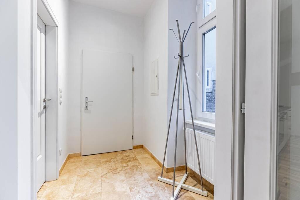 Modern Apartment Next To Subway Station Wien Eksteriør bilde